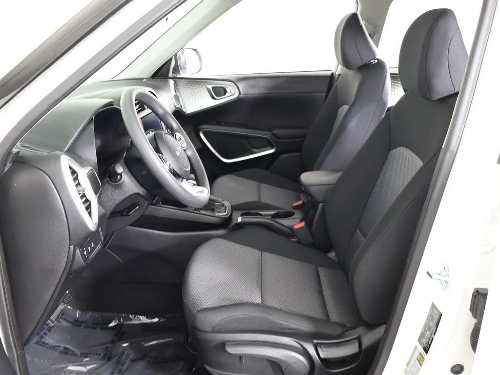 Used 2024 White Kia LX image 27