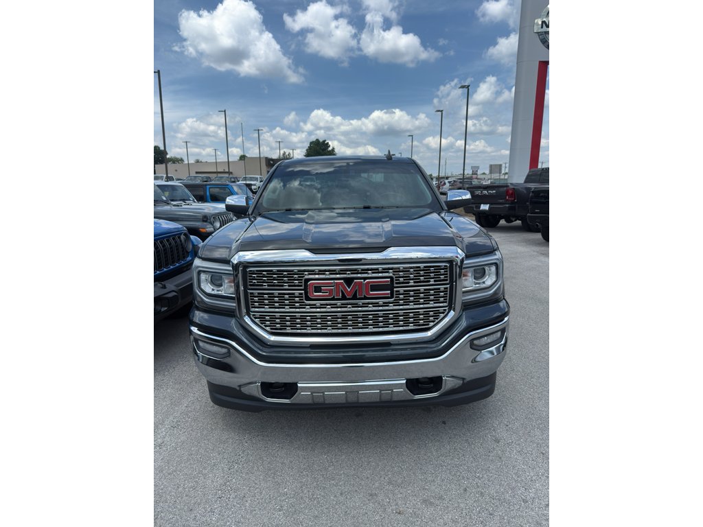 Used 2018 Dark Slate Metallic GMC SLT image 1