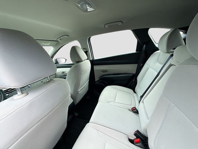 Used 2025 White Hyundai SE image 23