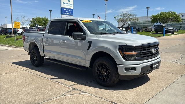 New 2026 White Ford XLT image 2