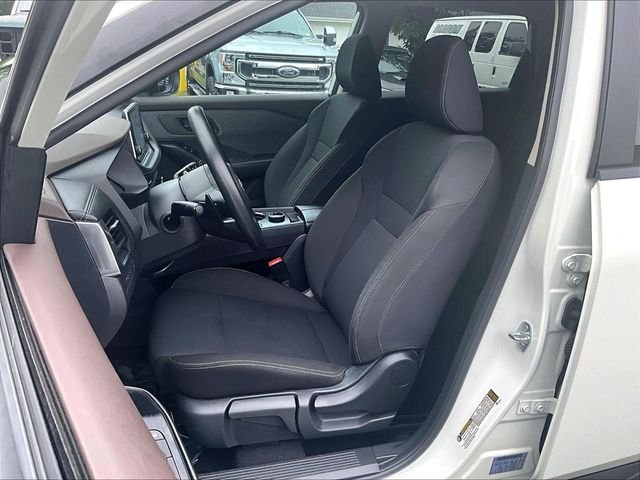 Used 2023 White Nissan S image 20