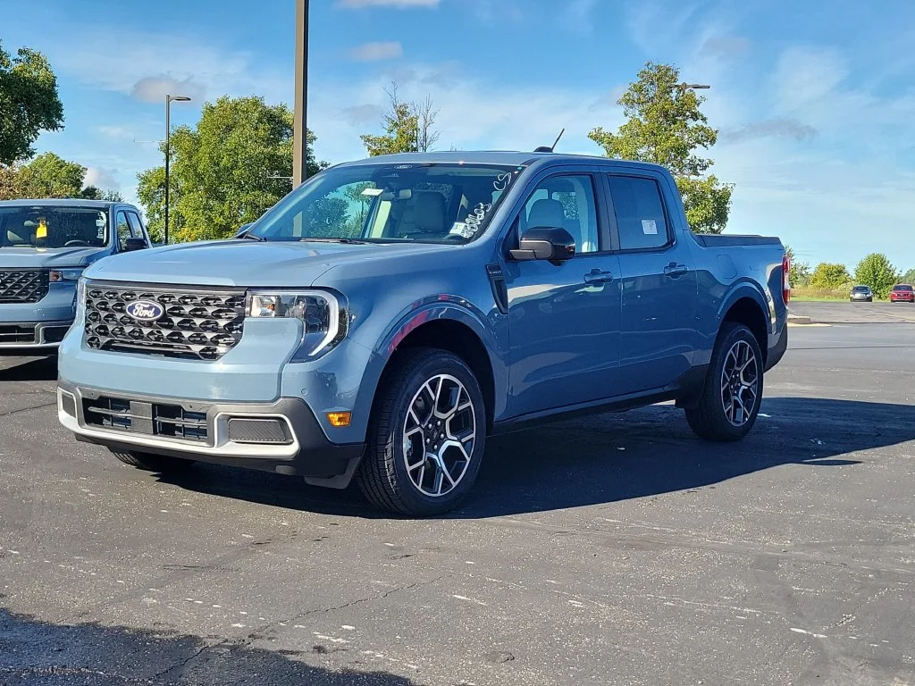New 2026 Azure Gray Metallic Tri-Coat Ford Lariat® image 2