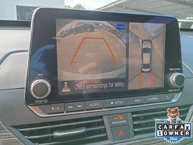 Used 2019 White Nissan 2.5 Platinum image 9