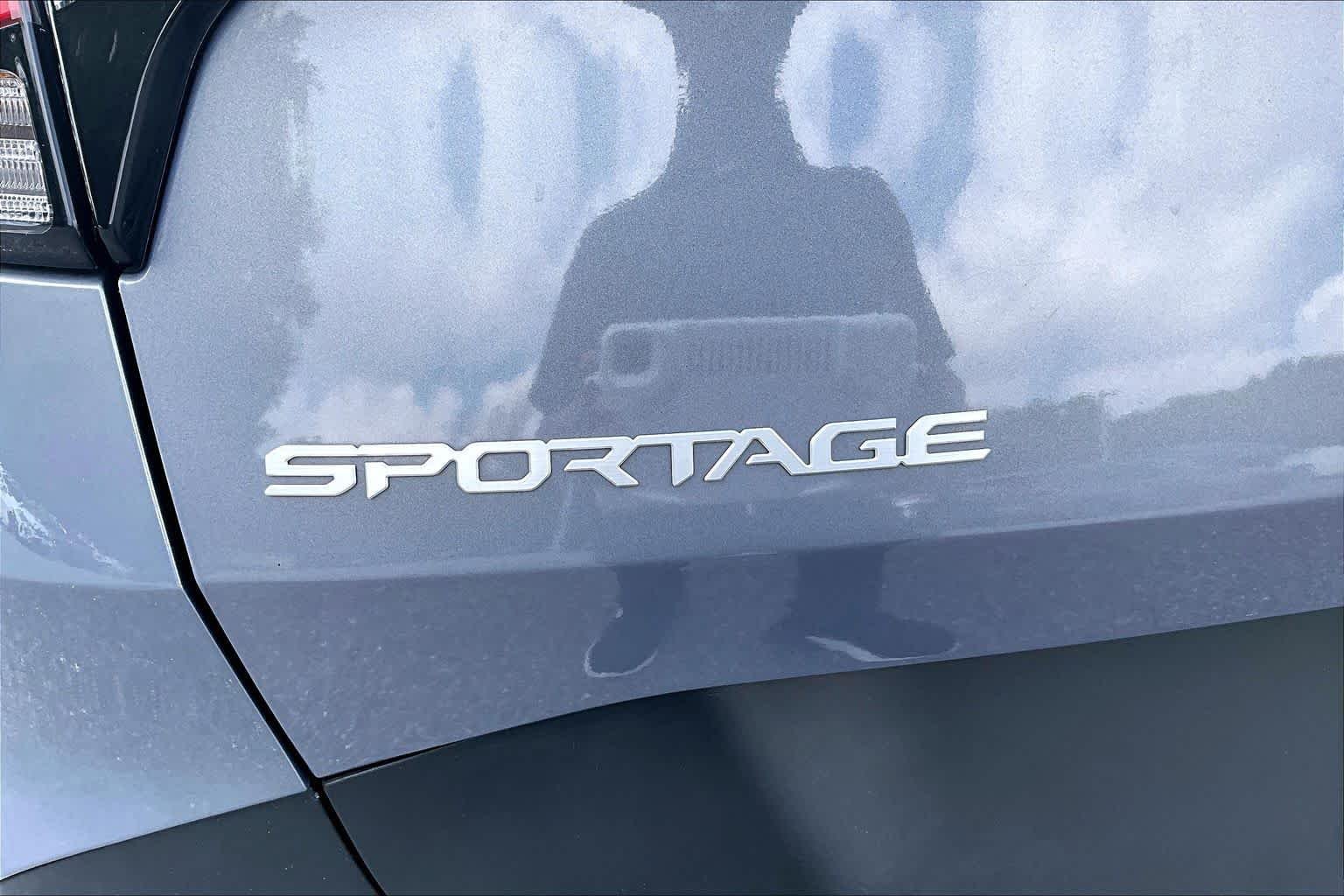 Used 2024 Everlasting Silver Kia EX image 10