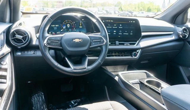 2025 Chevrolet Equinox LT - Photo 13