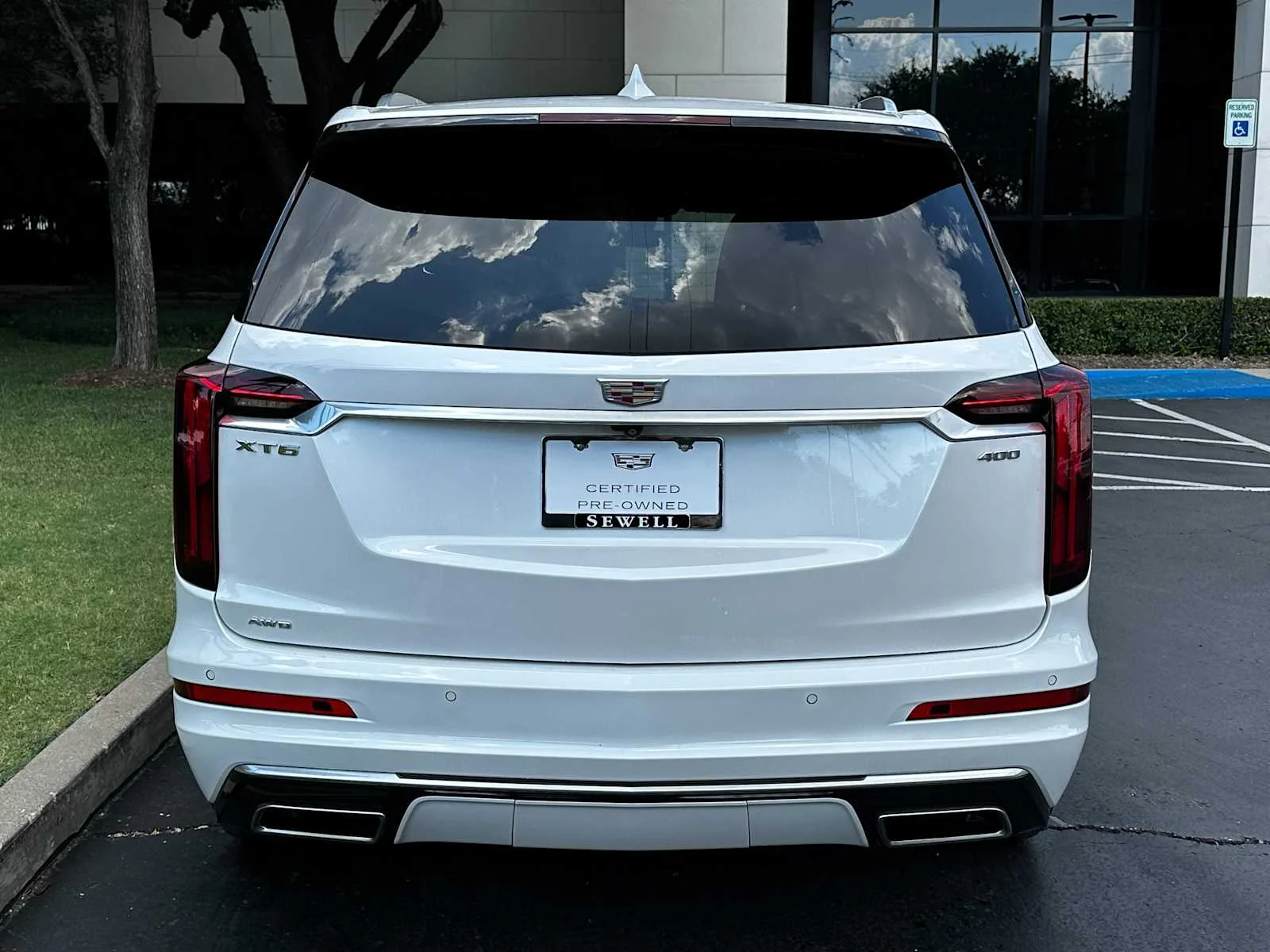 Certified Used 2025 Crystal White Tricoat Cadillac Premium Luxury image 3