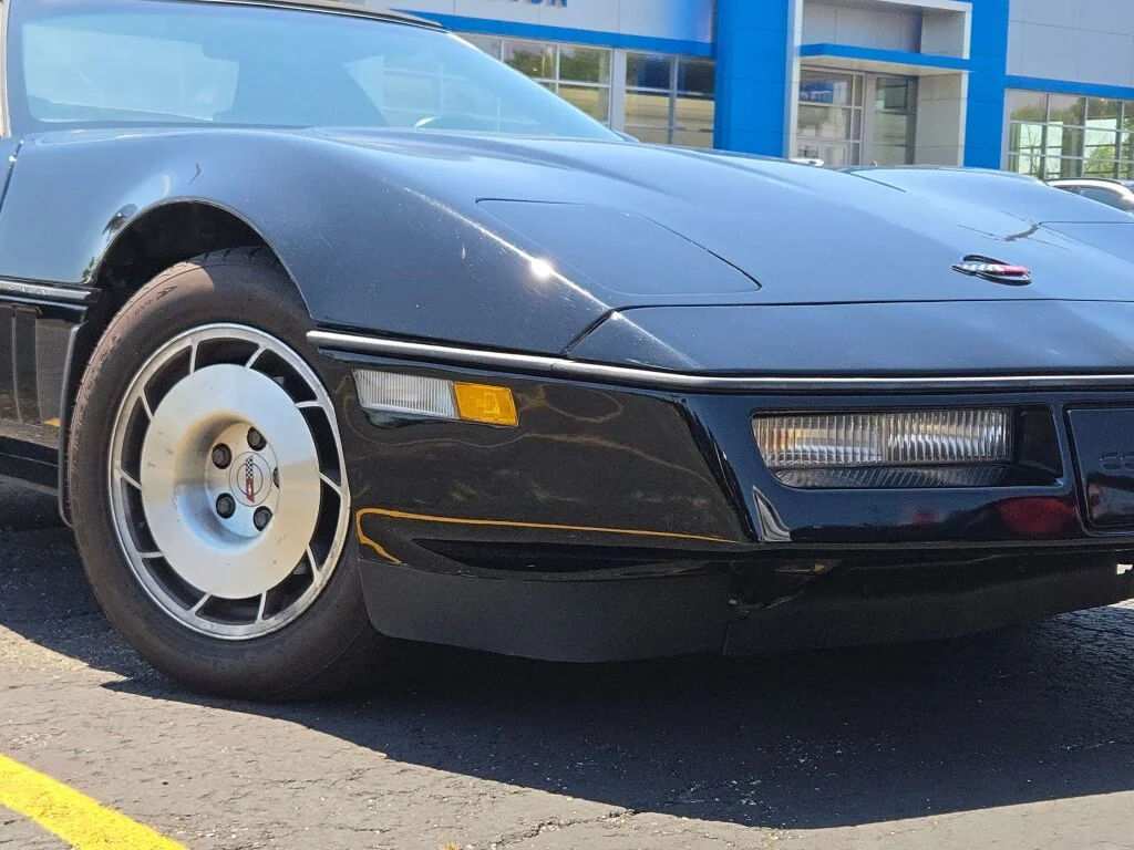 Used 1986 Black Chevrolet Base image 3