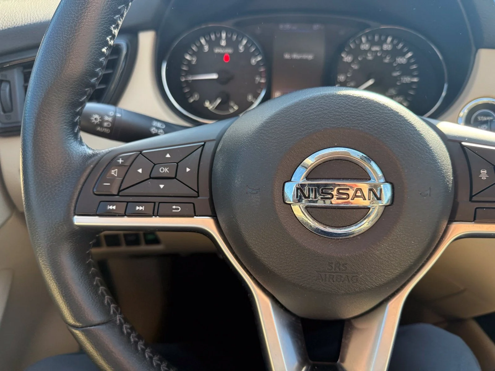 Used 2020 Pearl White Tricoat Nissan SV image 16