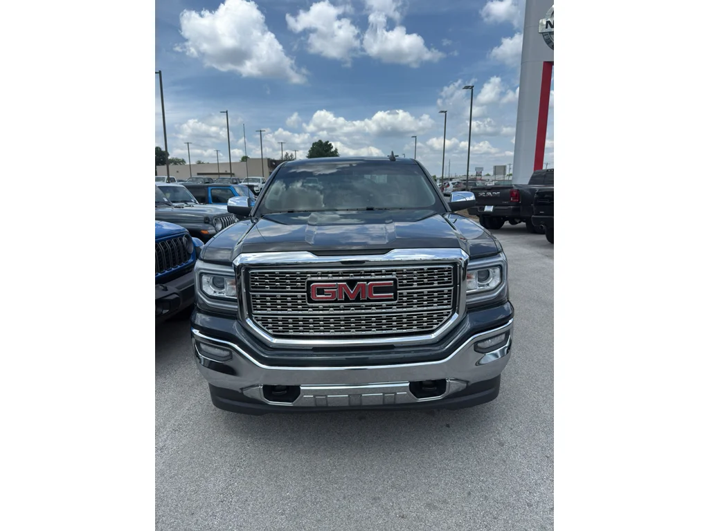 2018 GMC Sierra 4WD Crew Cab Standard Box SLT's photo