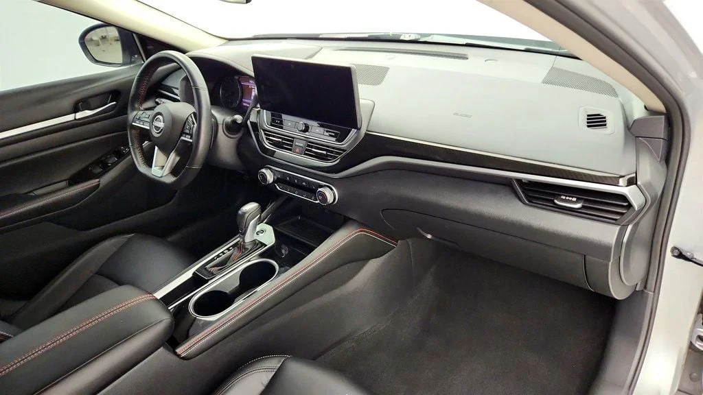 Used 2024 Brilliant Silver Metallic Nissan 2.5 SR Sedan w/ Premium Pkg feat. Moonroof image 25