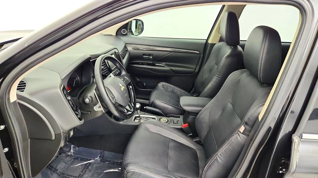 Used 2016 Labrador Black Pearl Mitsubishi AWC 4dr GT w/ Protection Package image 19