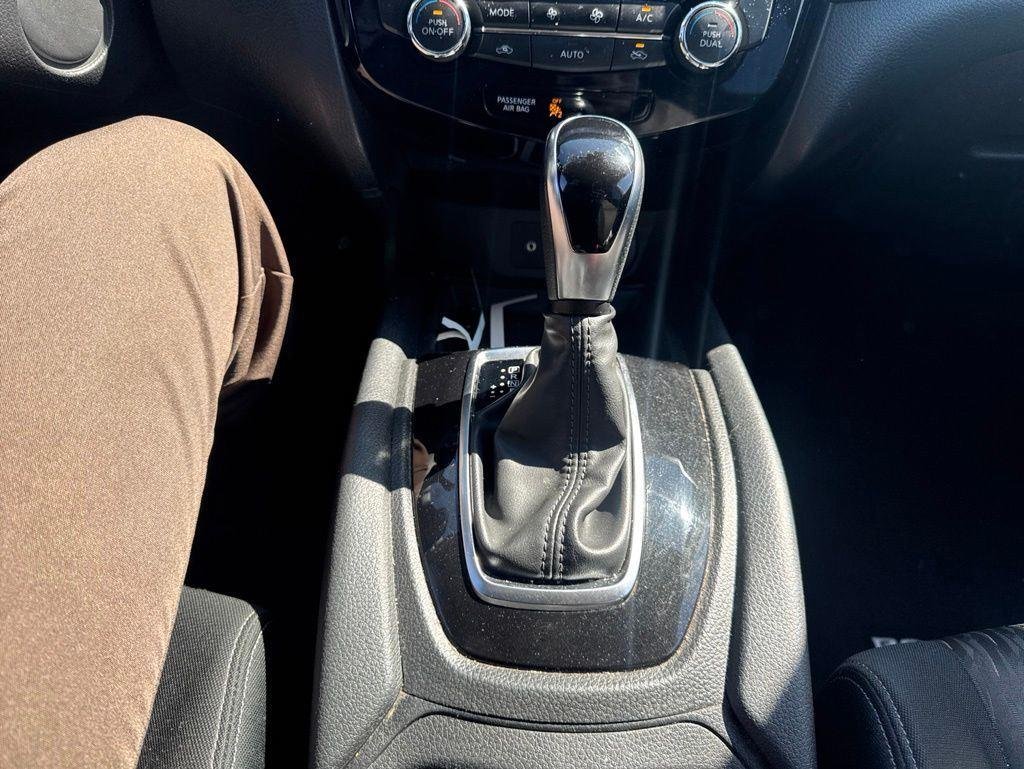 Used 2020 Brilliant Silver Metallic Nissan SV image 12