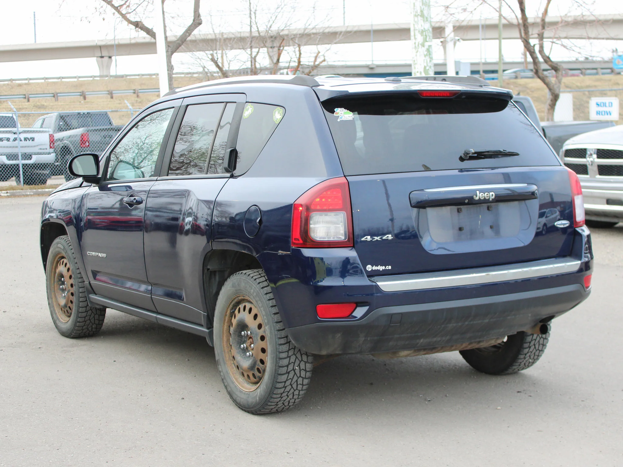 Used 2015 Blue Jeep High Altitude * Mechanic Special | Heated Seats | No Accidents | Remote Start | Backup Camera image 9