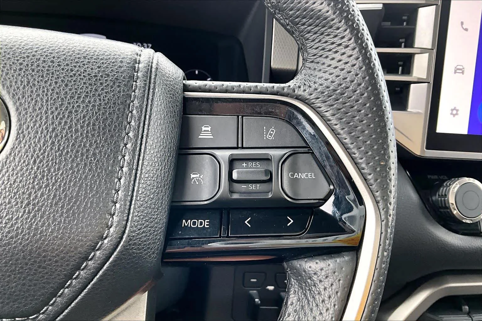 Used 2024 Wind Chill Pearl Toyota Limited Hybrid image 24