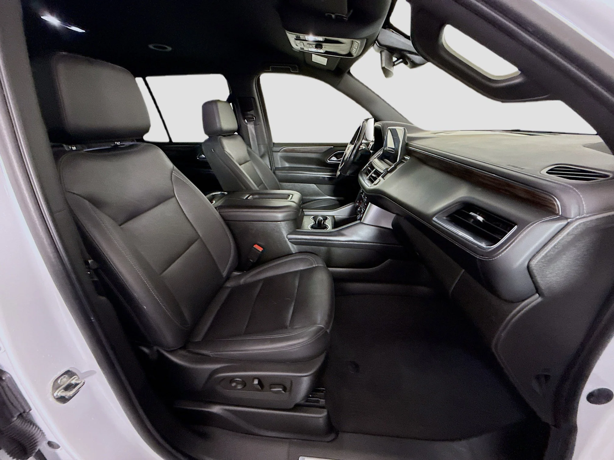 Used 2022 Summit White Chevrolet LT image 25
