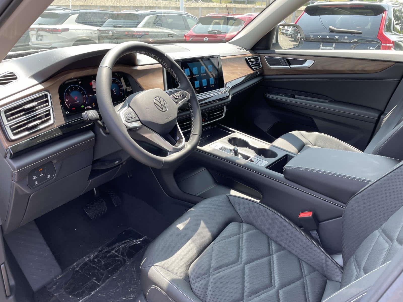 New 2026 Opal White Pearl Volkswagen 2.0T SE image 15