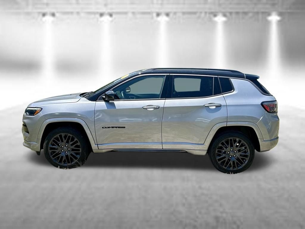 Used 2022 Silver Jeep Limited image 8