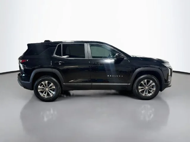 2027 Chevrolet Equinox LT - Photo 6