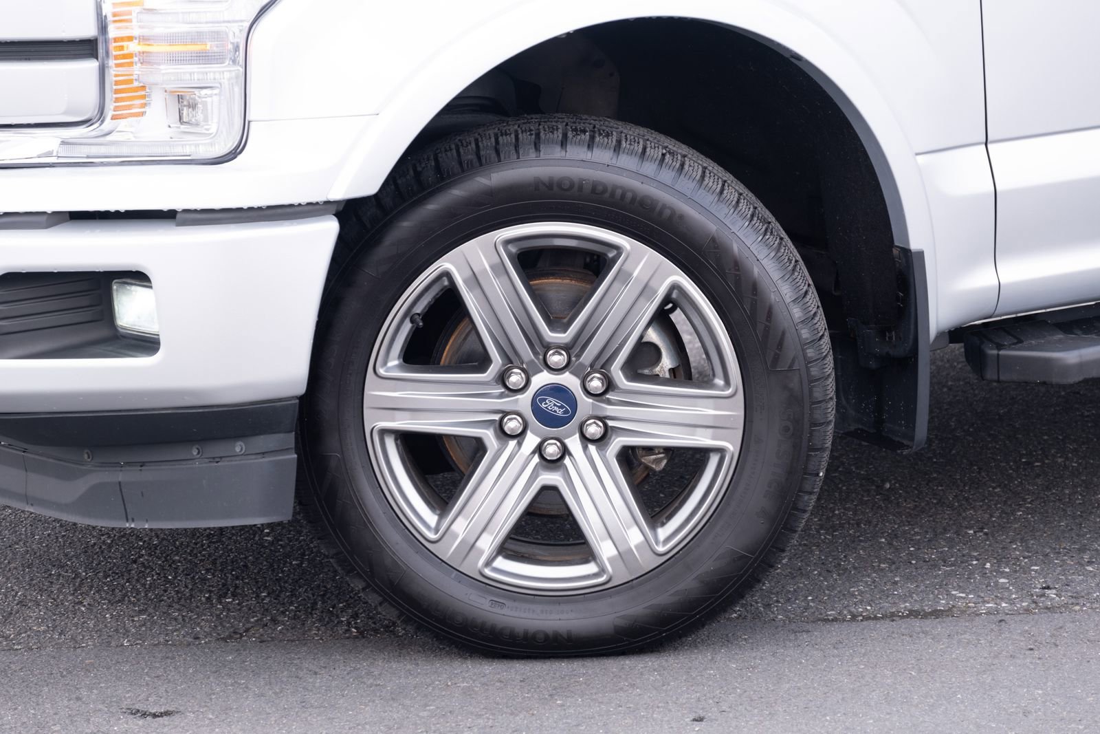 Used 2018  Ford Lariat image 22