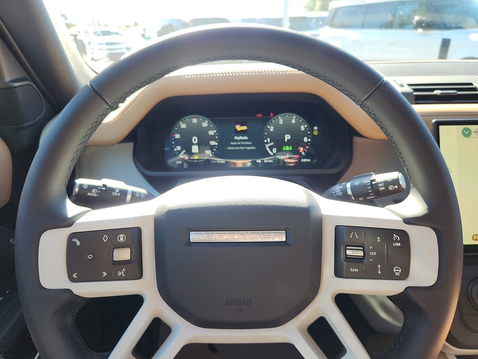 New 2026 Santorini Black LAND ROVER S image 17