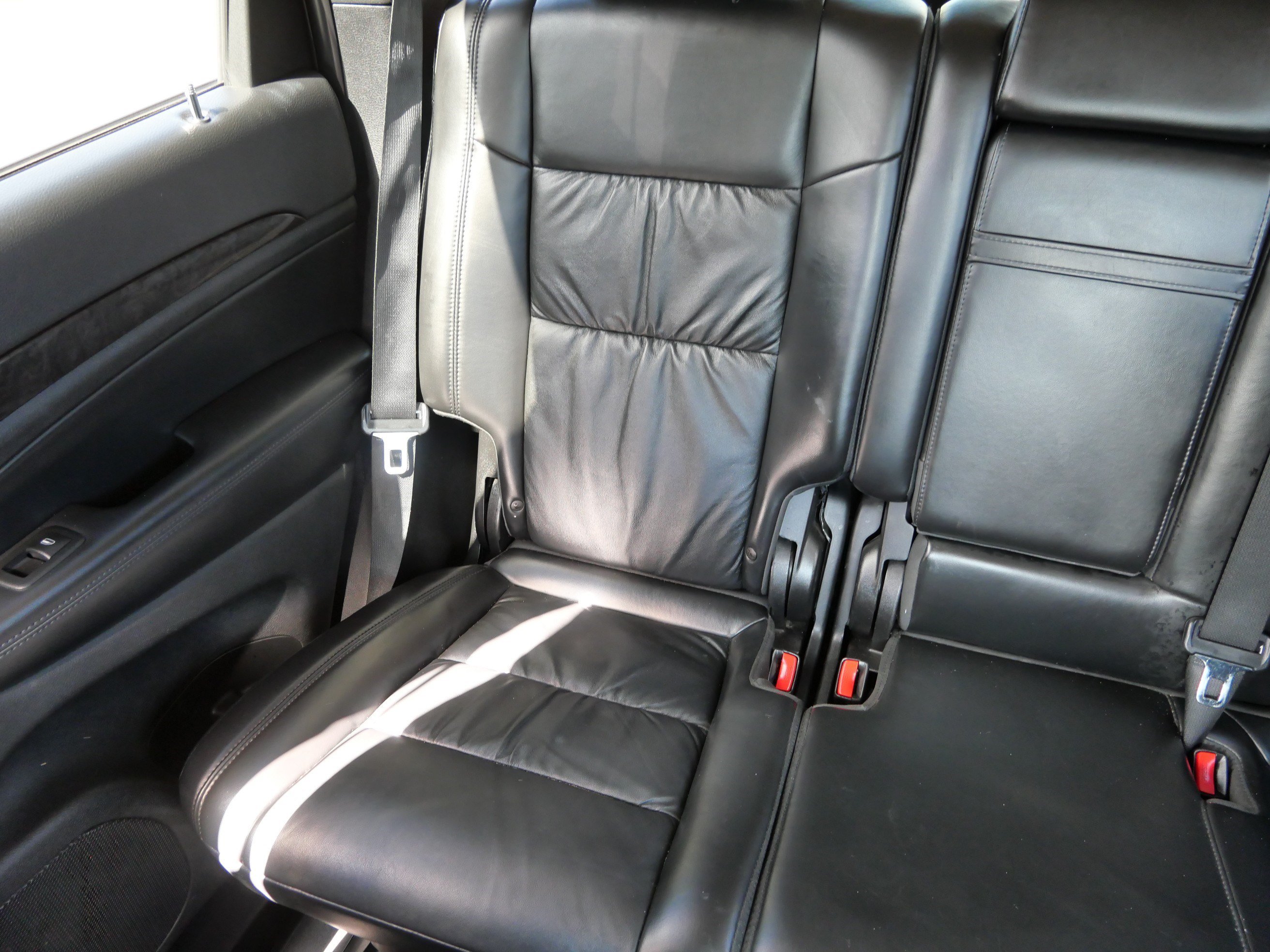 Used 2011 Brilliant Black Crystal Pearl Jeep Laredo image 13