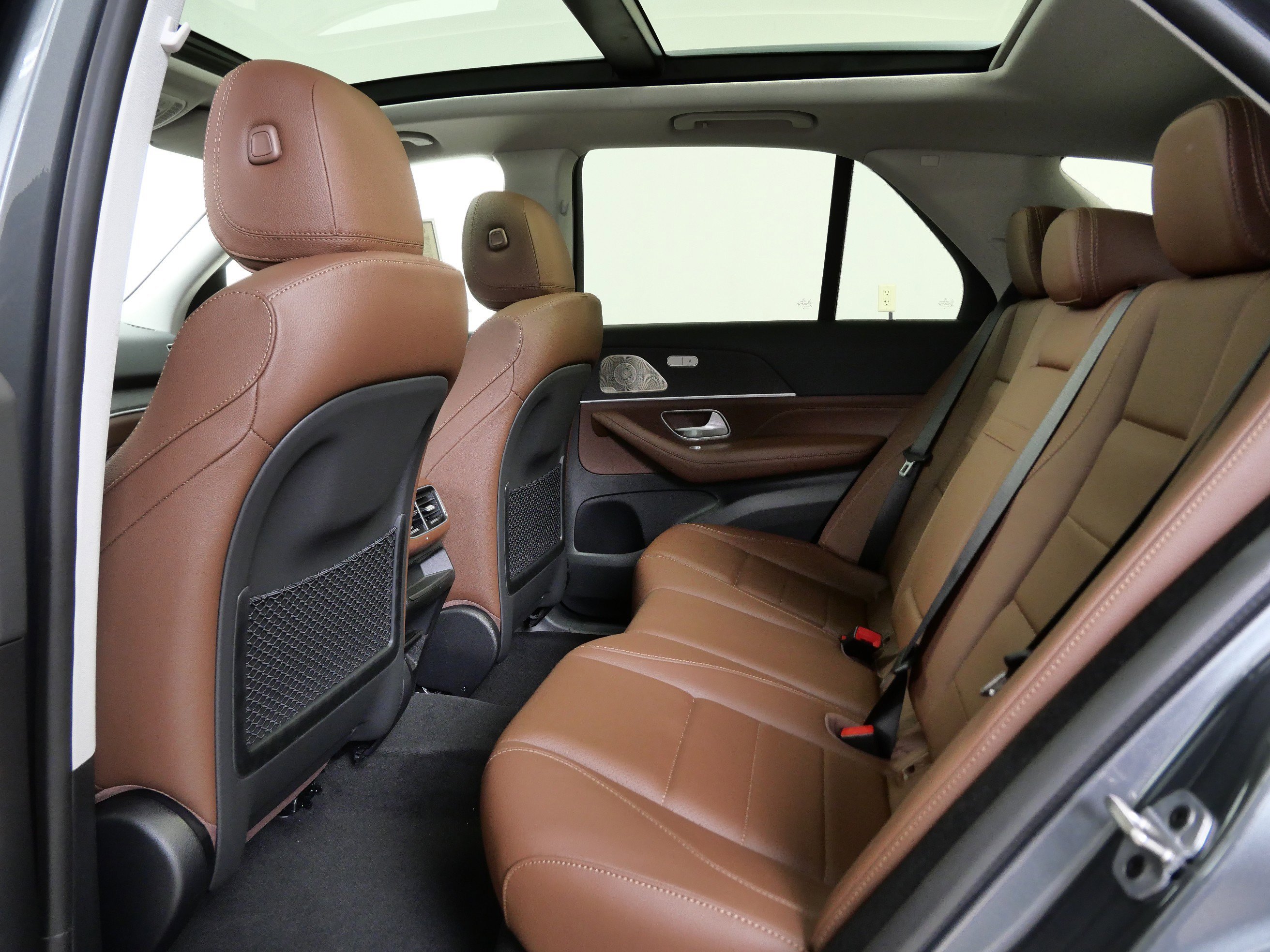 New 2026 Selenite Grey Metallic Mercedes-Benz GLE 350 image 9