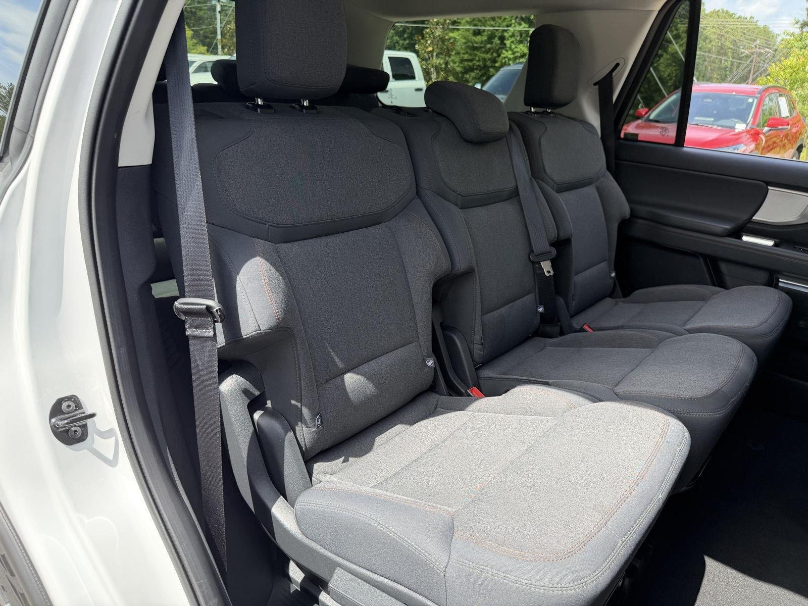 Used 2025 Oxford White Ford Active image 20