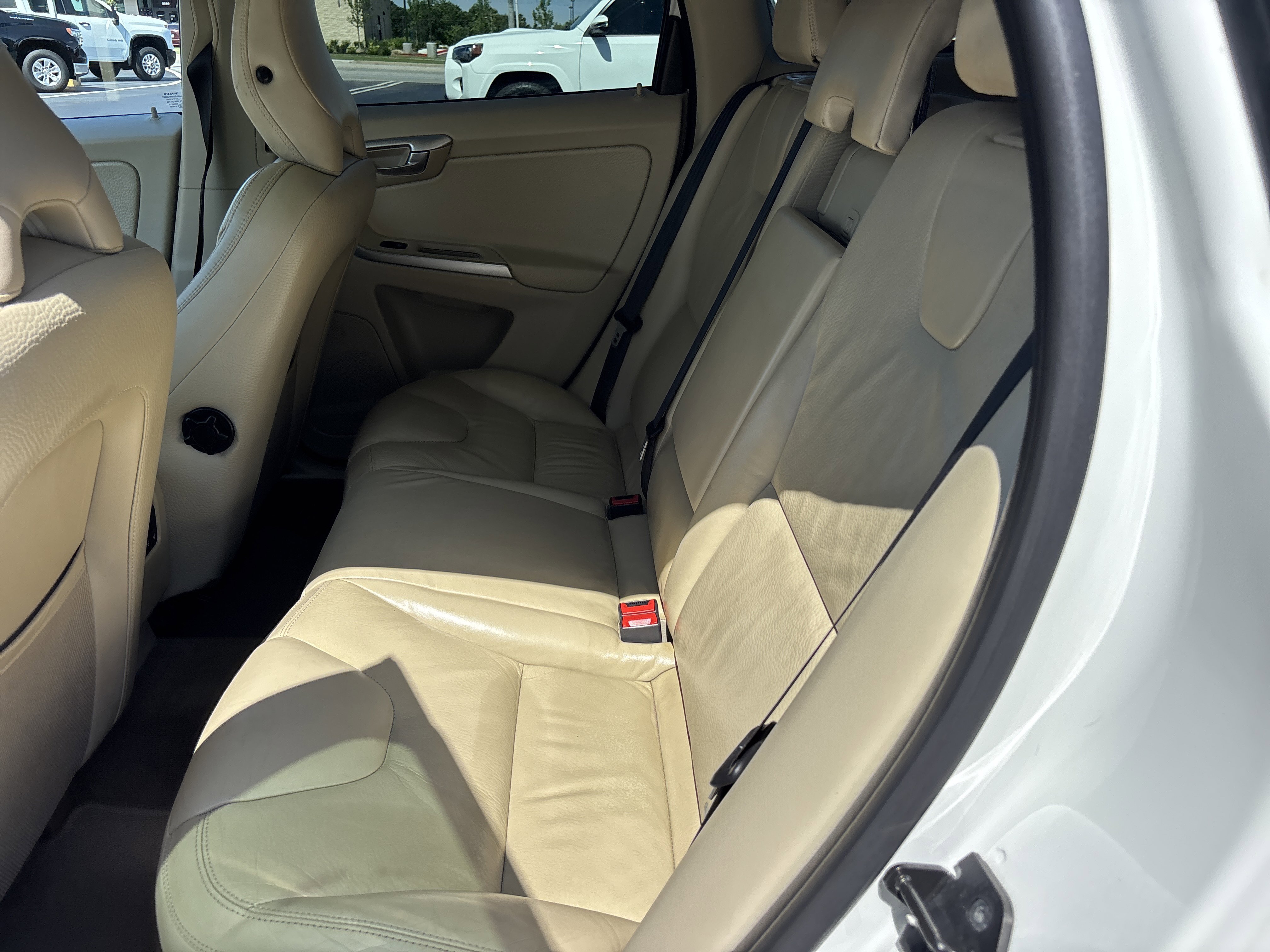 Used 2011 Ice White Volvo 3.0T AWD image 16