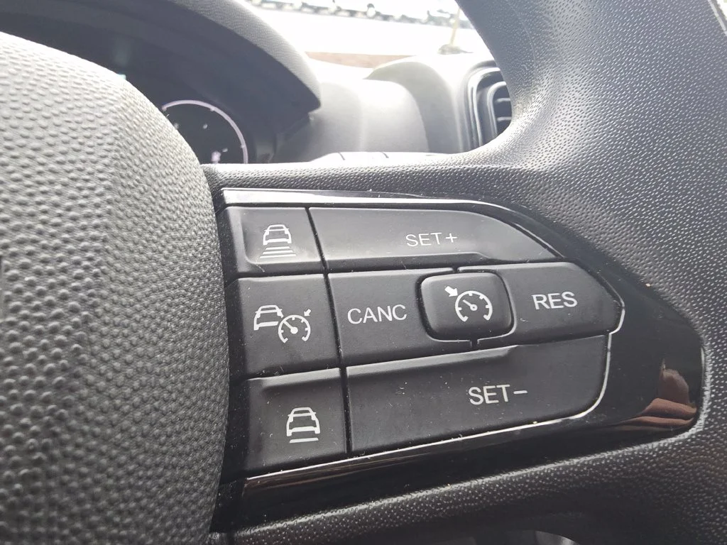 Used 2025 White Ram Base image 21