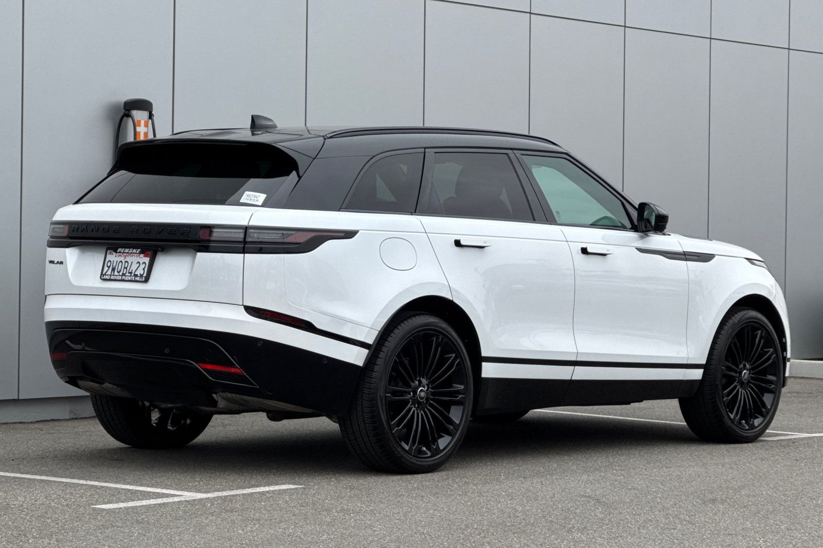 Certified Used 2026 White Land Rover Dynamic SE image 5