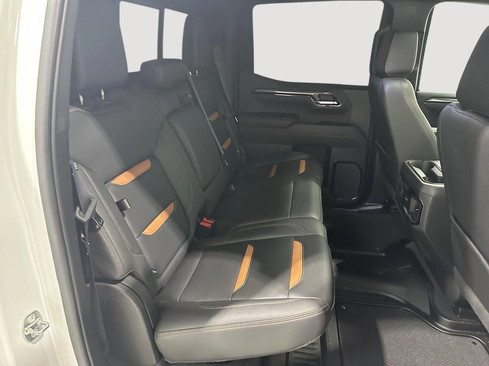 Used 2023 SUMMIT WHITE GMC AT4 image 26