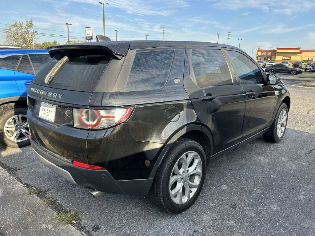 Used 2017  Land Rover HSE image 2