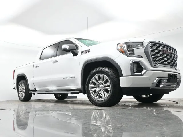 Used 2019 WHITE FROST TRICOAT GMC Denali image 24