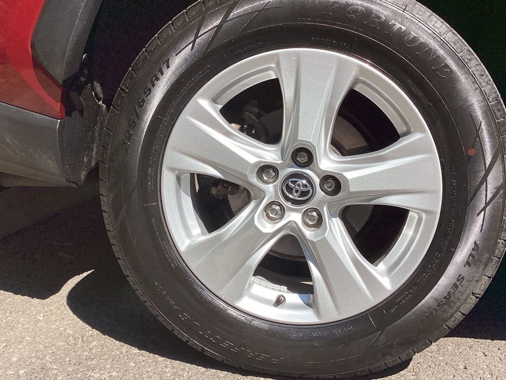 Used 2020 Red Toyota XLE image 5
