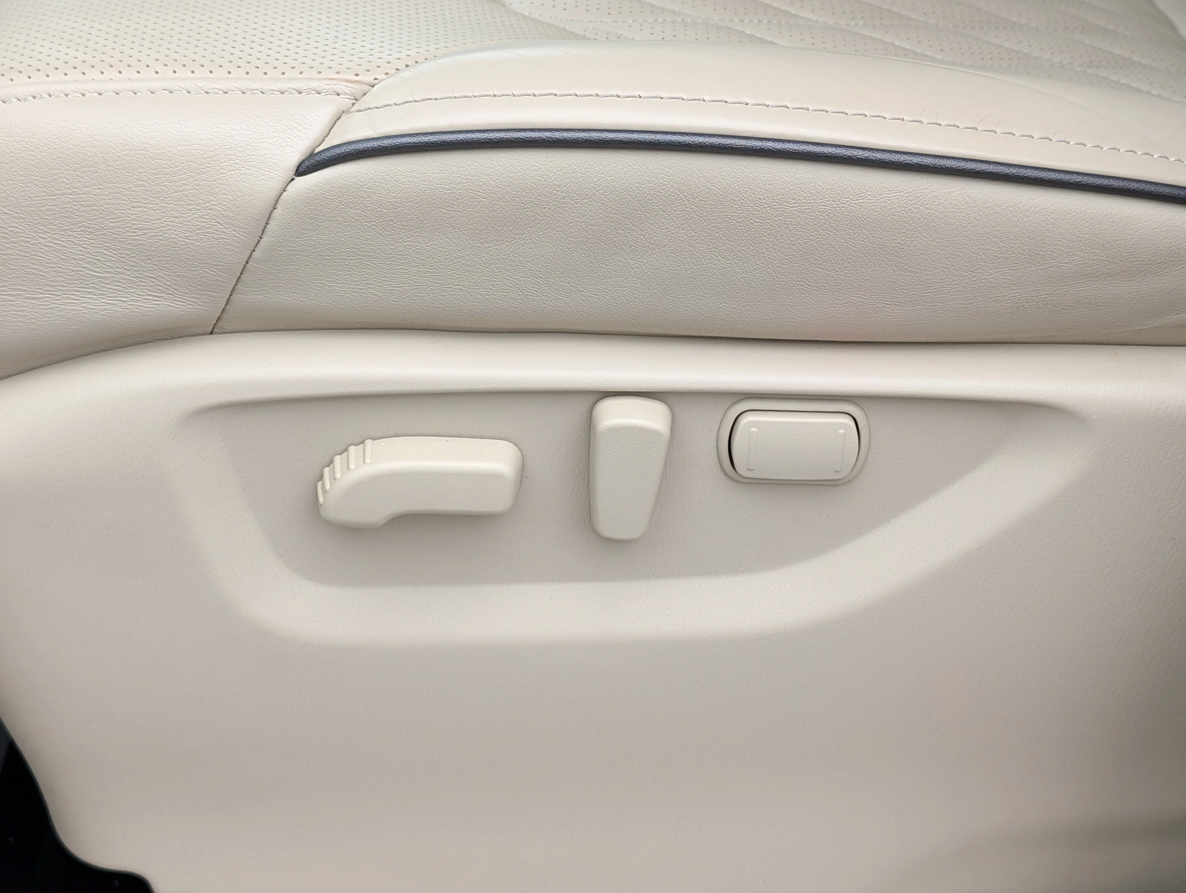 Used 2023 Moonstone White INFINITI SENSORY image 20