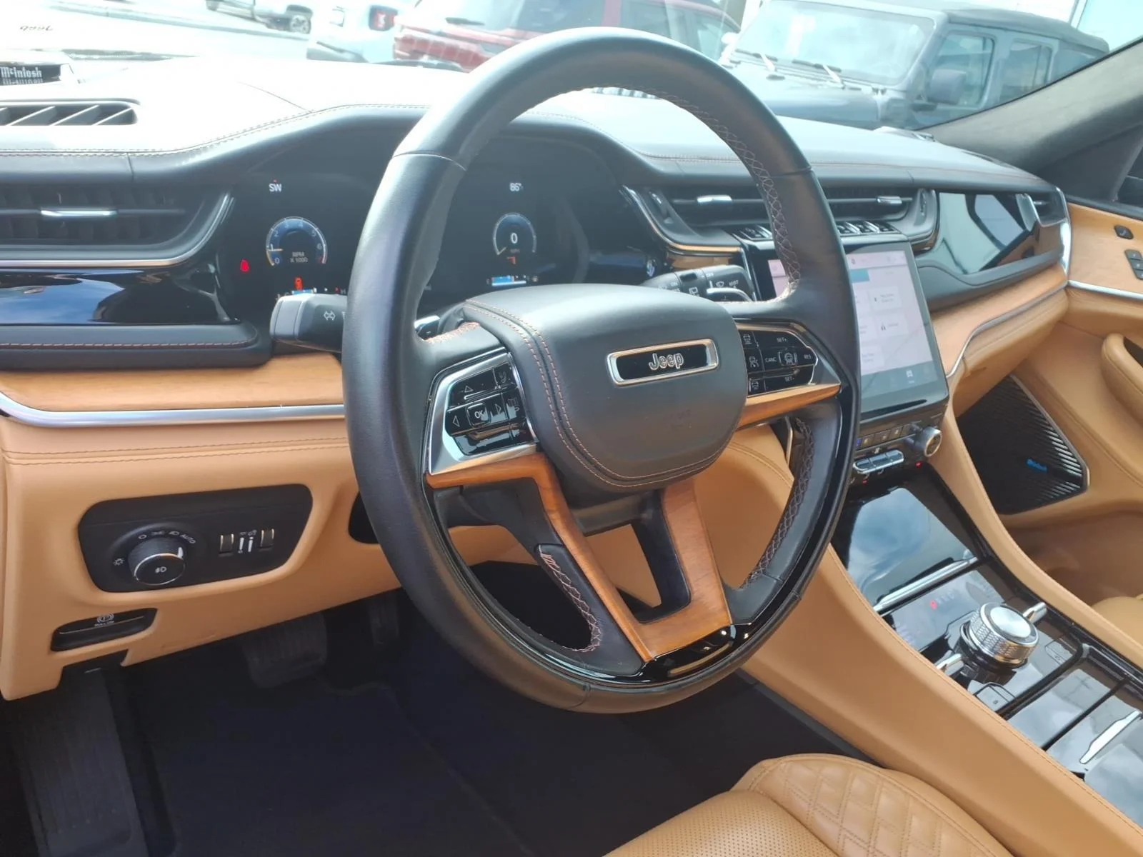 Used 2023 Diamond Black Crystal Pearlcoat Jeep Summit Reserve image 8