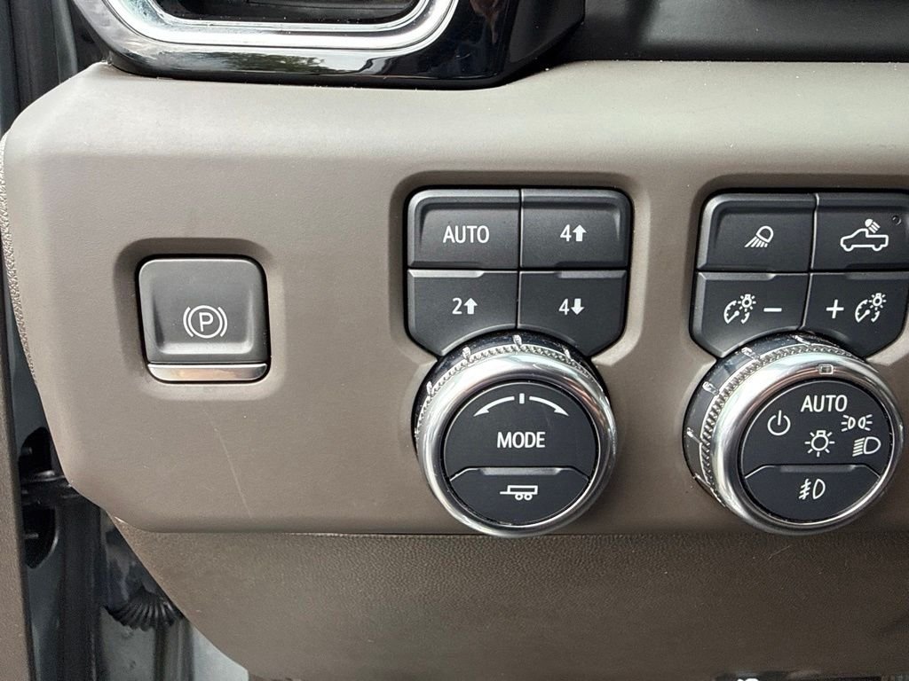 Used 2024 Silver GMC Denali image 28