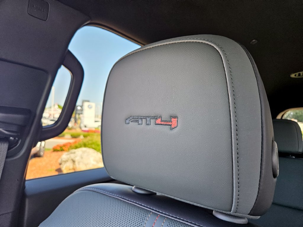 2024 GMC Acadia AT4 - Photo 32