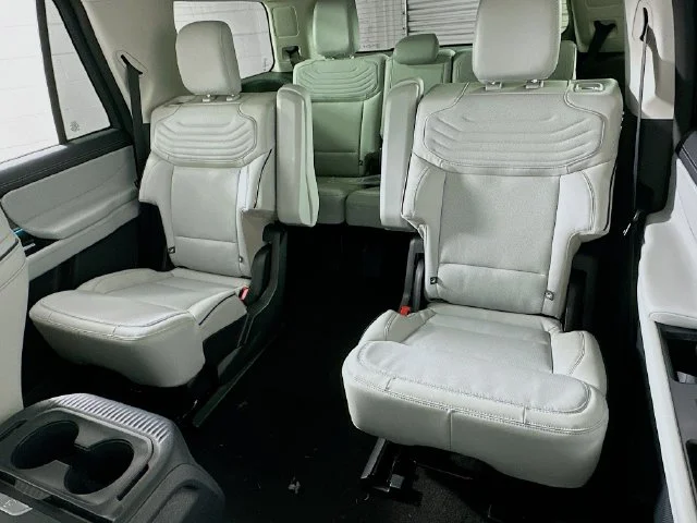 New 2026 Gray Ford Platinum image 11