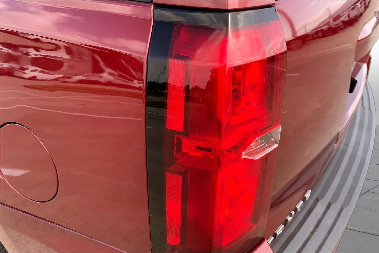 Used 2016 SIREN RED TINTCOAT Chevrolet LT image 27