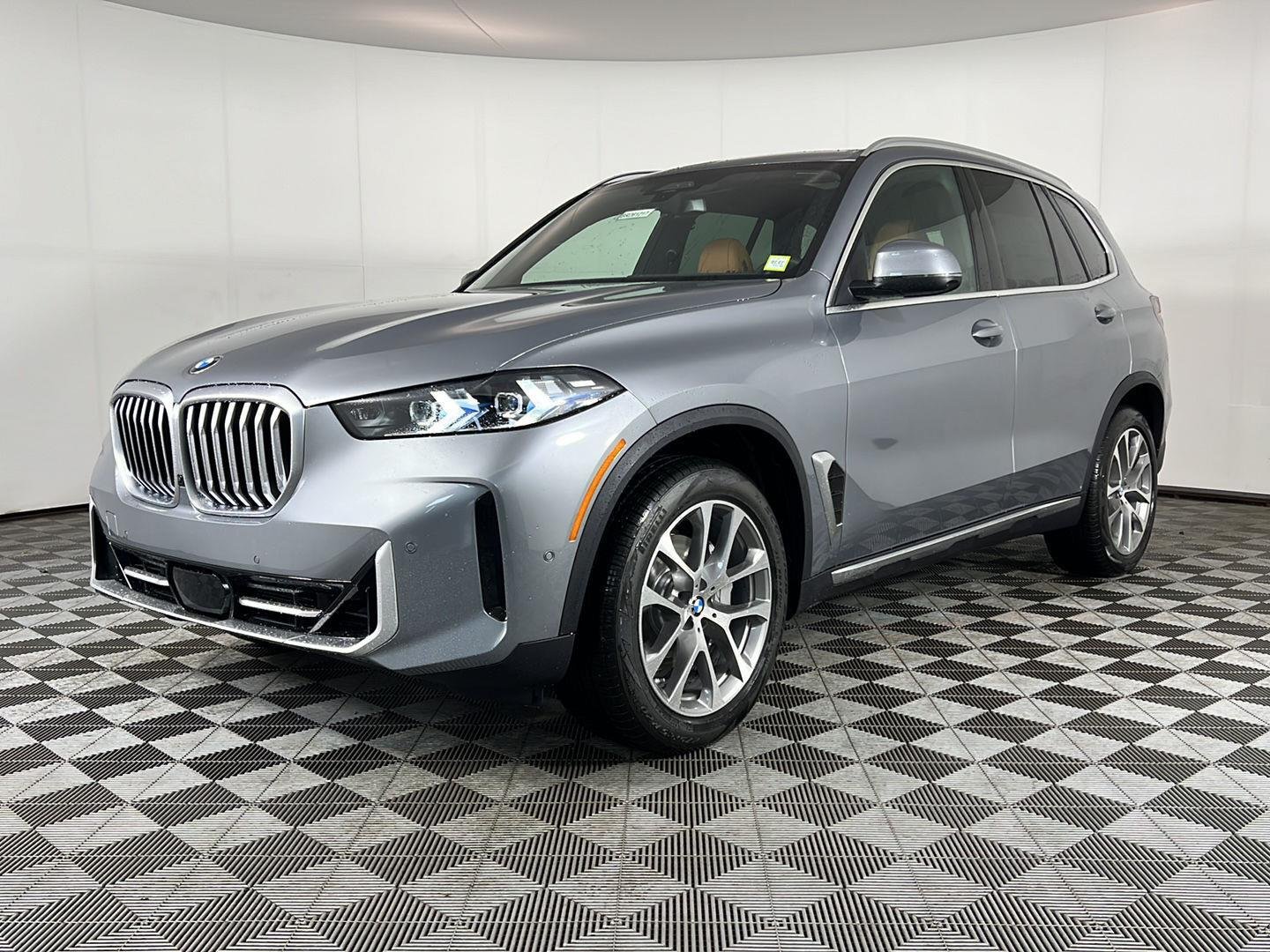 New 2026 Skyscraper Grey Metallic BMW xDrive40i image 17