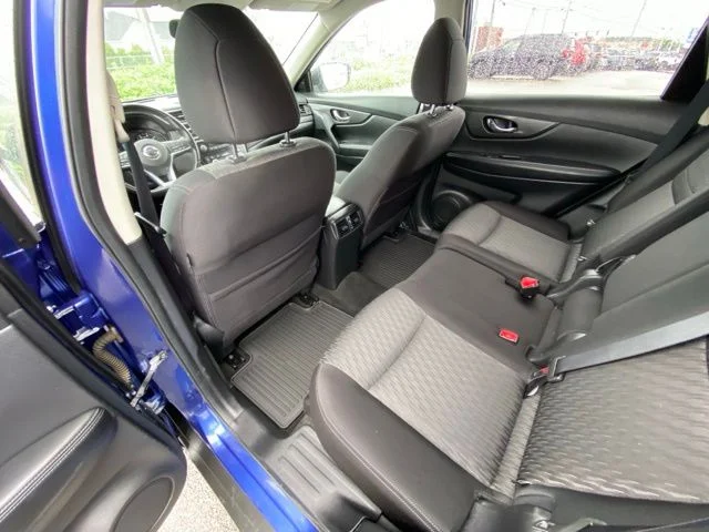 Used 2017 Caspian Blue Nissan SV image 46