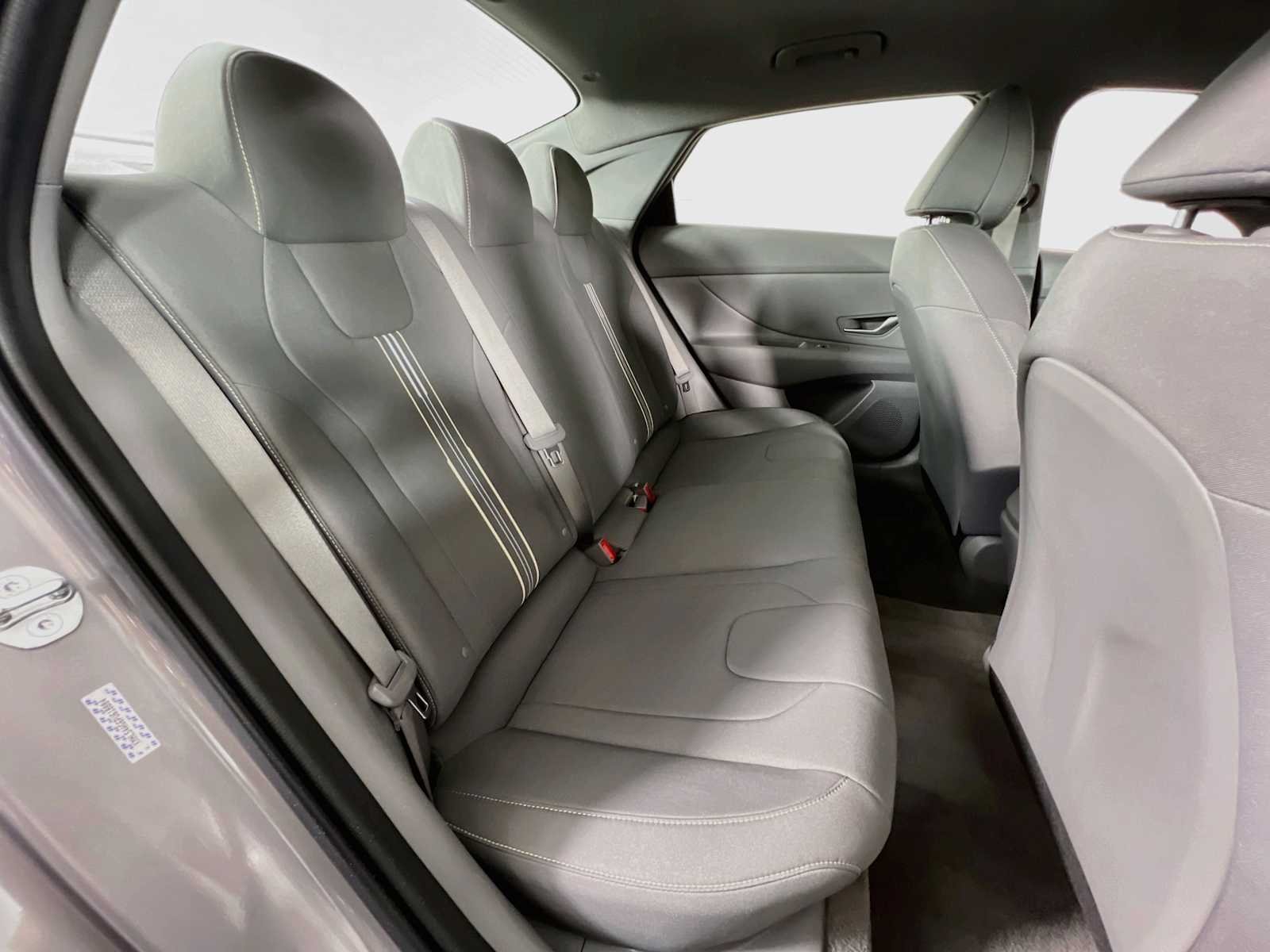 Certified Used 2023 Fluid Metal Hyundai SEL image 27