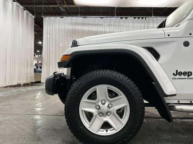 Used 2022 White Jeep Sport image 20