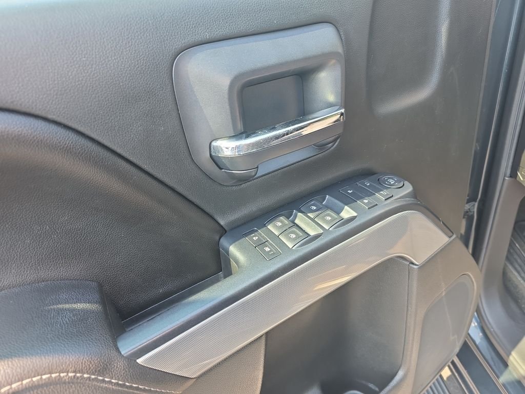 Used 2017 Graphite Metallic Chevrolet LT image 20