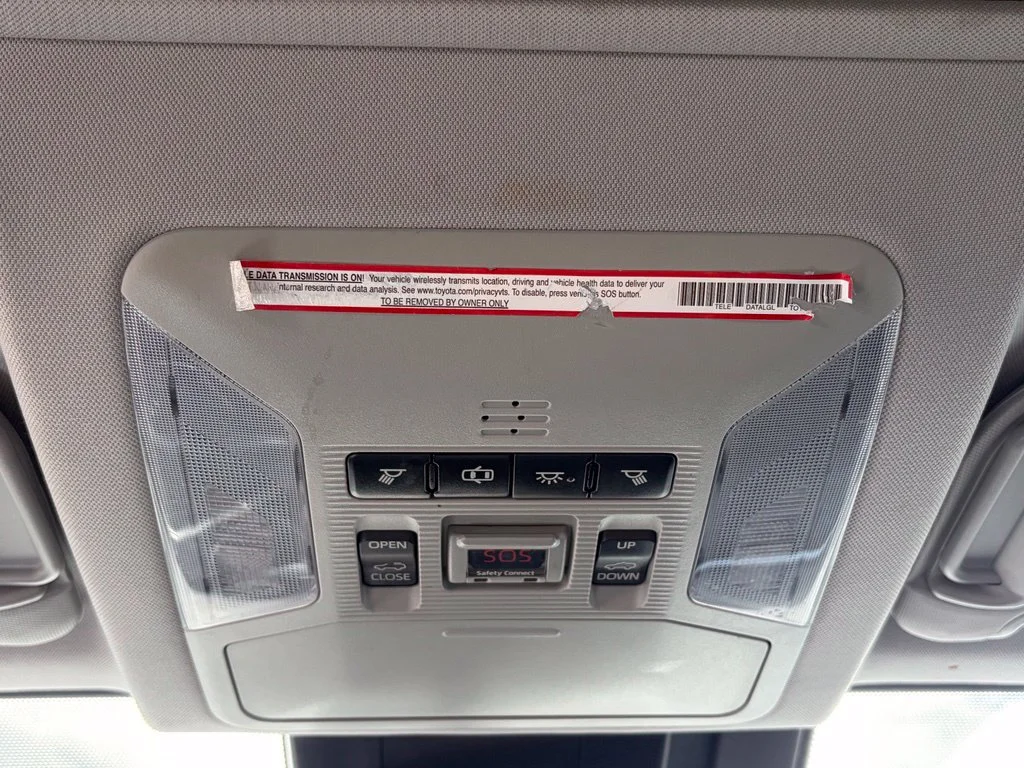 Used 2019 Lunar Toyota XLE Premium image 33