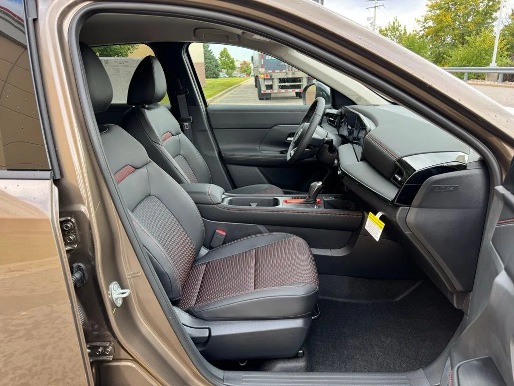 2026 Nissan KICKS SR AWD - Photo 13