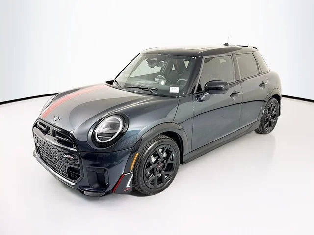 2026 MINI 4 Door Iconic