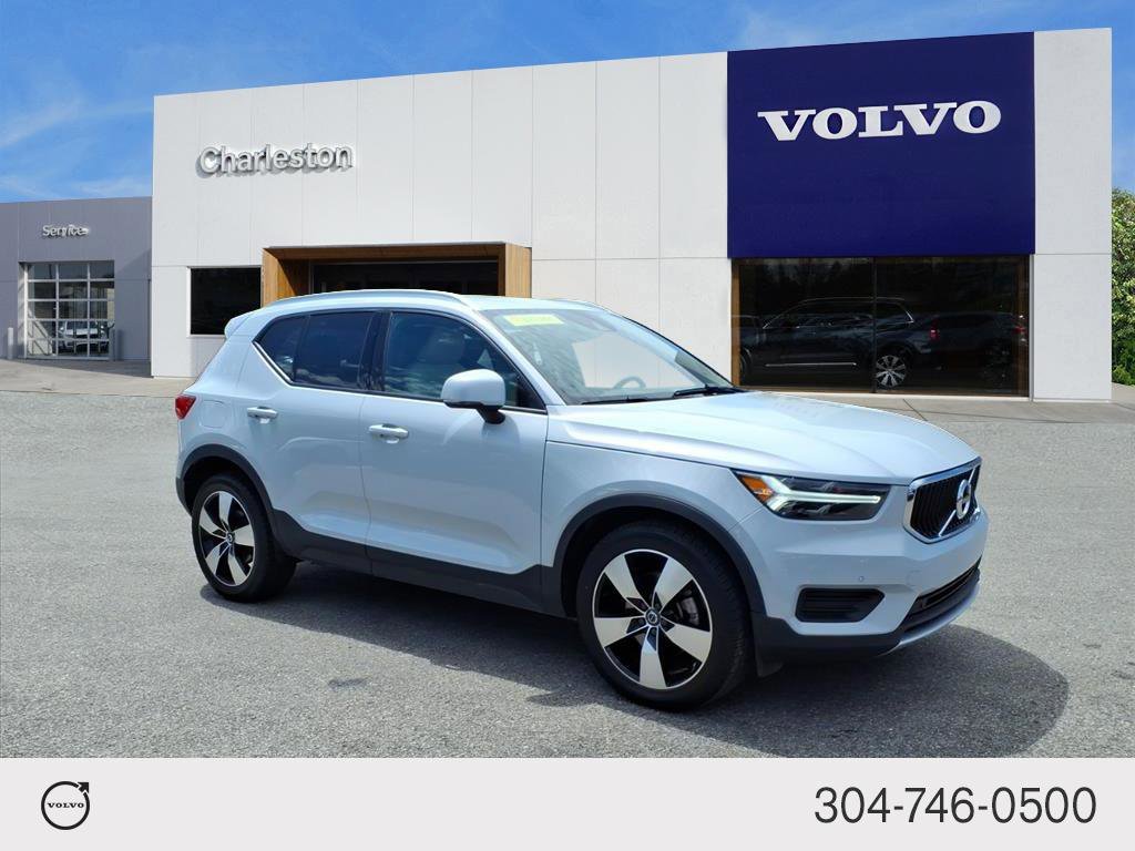 2020 Volvo XC40 T5 Momentum AWD's photo