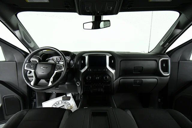 Used 2021  Chevrolet RST image 19